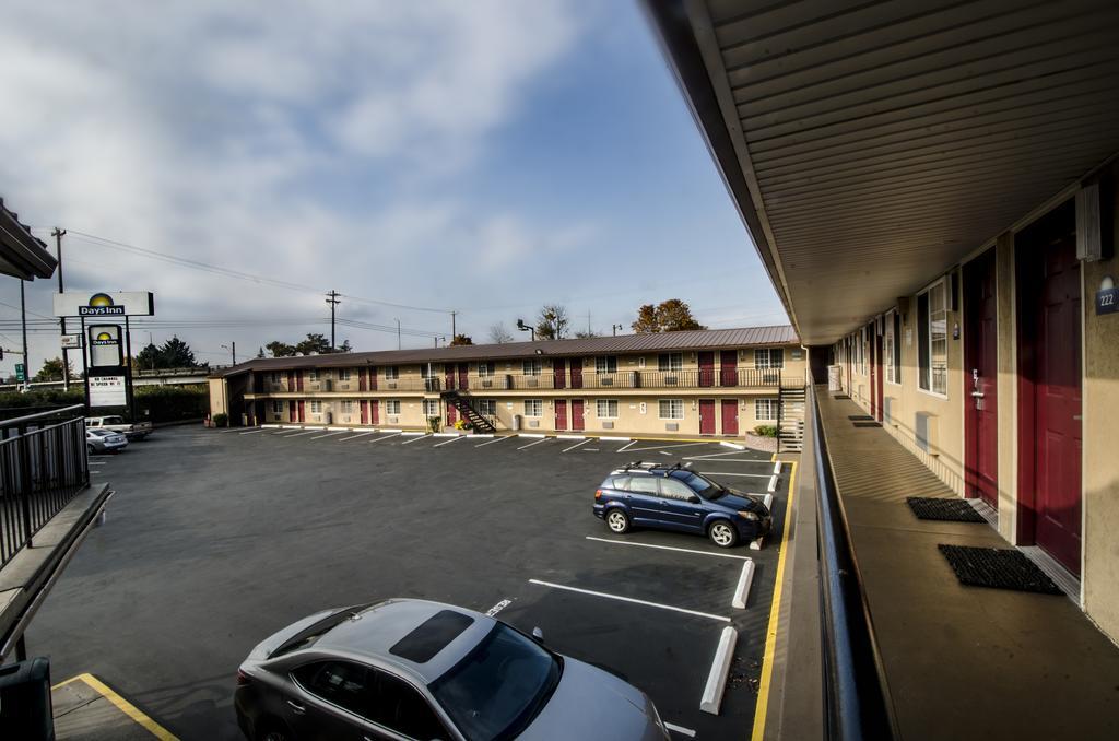 Days Inn By Wyndham Portland Central Eksteriør bilde